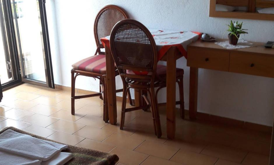 Artemis Rooms Frangokastello エクステリア 写真